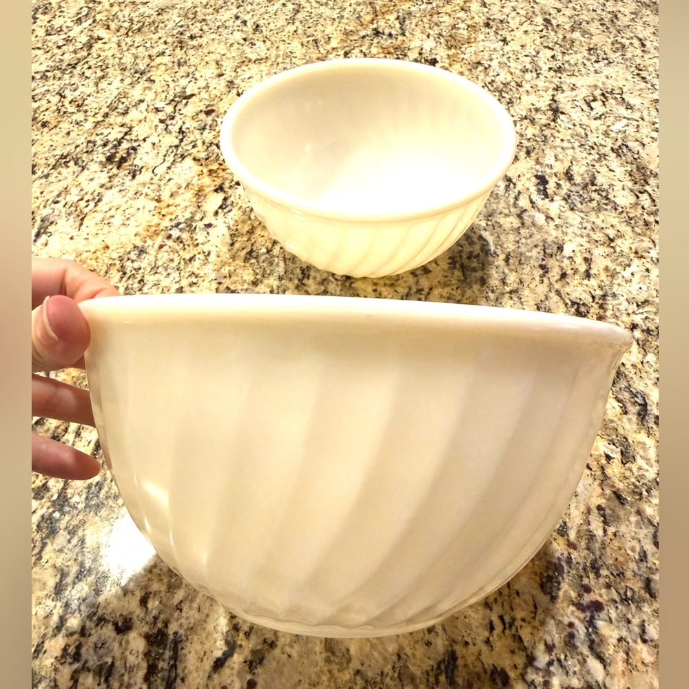 Fire King Cream Nesting Bowl Set - Picture 3 of 7
